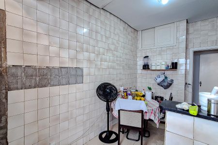 Casa à venda com 175m², 5 quartos e 2 vagas Casa à venda com 175m², 5 quartos e 2 vagasCozinha