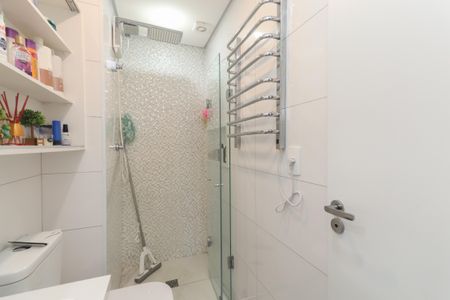 Apartamento à venda com 49m², 2 quartos e 1 vaga Apartamento à venda com 49m², 2 quartos e 1 vagaBanheiro