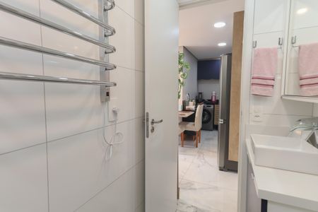 Apartamento à venda com 49m², 2 quartos e 1 vaga Apartamento à venda com 49m², 2 quartos e 1 vagaBanheiro