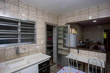 Casa à venda com 257m², 5 quartos e 3 vagasCozinha Casa 1