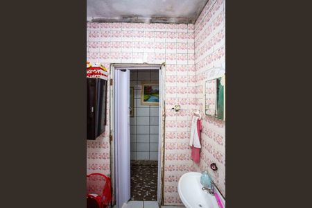 Casa à venda com 257m², 5 quartos e 3 vagasBanheiro Casa 2