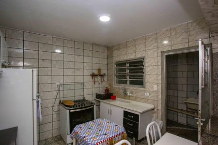 Casa à venda com 257m², 5 quartos e 3 vagasCozinha Casa 1