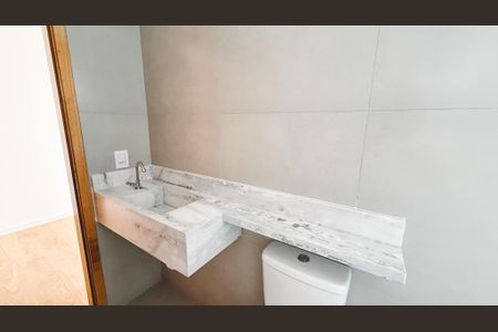 Casa para alugar com 70m², 2 quartos e 2 vagasBanheiro da Suíte 1