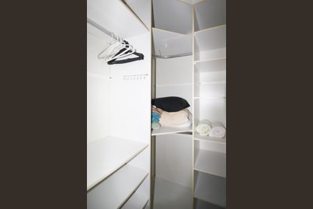 Apartamento à venda com 53m², 1 quarto e 1 vaga Apartamento à venda com 53m², 1 quarto e 1 vagaCloset da Suíte