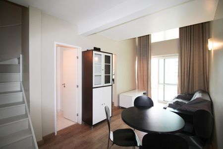 Sala de apartamento para alugar com 1 quarto, 53m² em Moema, São Paulo