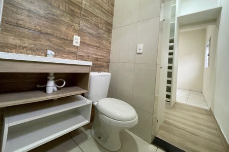 Casa para alugar com 136m², 2 quartos e 2 vagasBanheiro suíte 