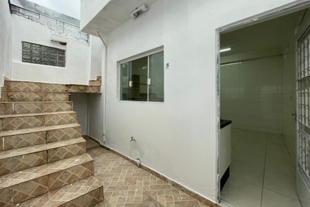 Casa para alugar com 136m², 2 quartos e 2 vagas Varanda 