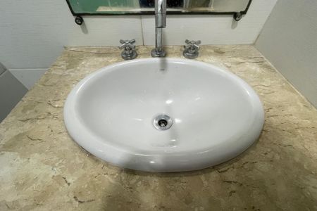 Casa para alugar com 136m², 2 quartos e 2 vagasBanheiro - torneira