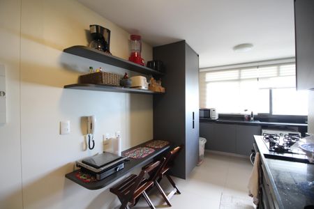 Apartamento para alugar com 160m², 3 quartos e 3 vagasCozinha