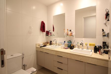 Apartamento para alugar com 160m², 3 quartos e 3 vagasQuarto 4 - Suíte