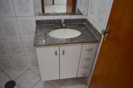 Banheiro  de apartamento para alugar com 1 quarto, 55m² em Jardim Palma Travassos, Ribeirão Preto