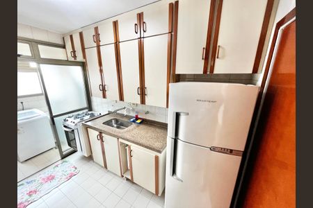 Apartamento para alugar com 70m², 2 quartos e 1 vagaCozinha