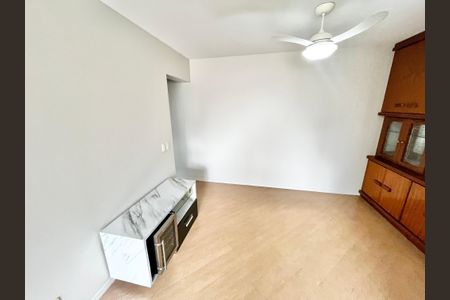 Apartamento para alugar com 70m², 2 quartos e 1 vagaSala