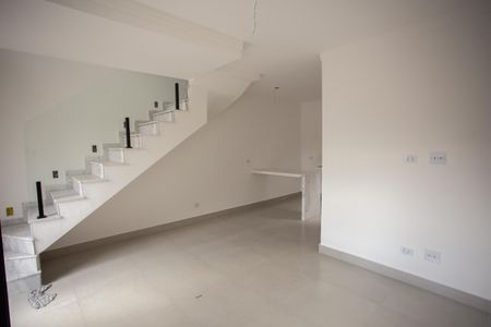 SALA de casa para alugar com 2 quartos, 70m² em Vila Guaca, São Paulo