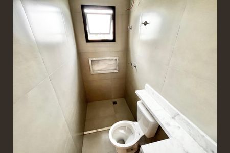 Casa para alugar com 70m², 2 quartos e 2 vagas Casa para alugar com 70m², 2 quartos e 2 vagasBanheiro da Suíte 2