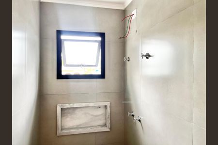 Casa para alugar com 70m², 2 quartos e 2 vagas Casa para alugar com 70m², 2 quartos e 2 vagasBanheiro da Suíte 2