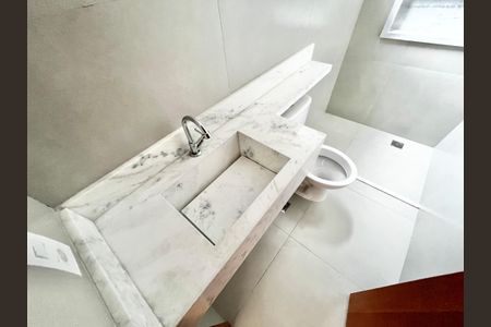 Casa para alugar com 70m², 2 quartos e 2 vagas Casa para alugar com 70m², 2 quartos e 2 vagasBanheiro da Suíte 1