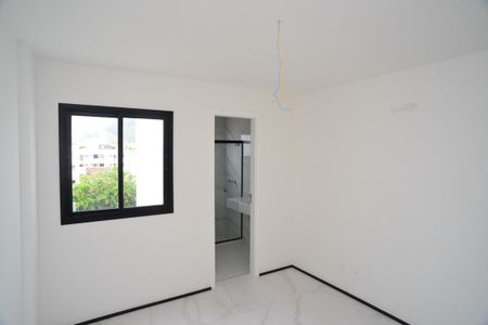 Apartamento à venda com 240m², 3 quartos e 2 vagasSuíte 2