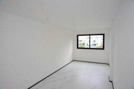 Apartamento à venda com 240m², 3 quartos e 2 vagasSuíte 1