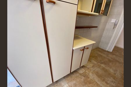 Apartamento para alugar com 54m², 2 quartos e 1 vaga Apartamento para alugar com 54m², 2 quartos e 1 vagaCozinha - Armários