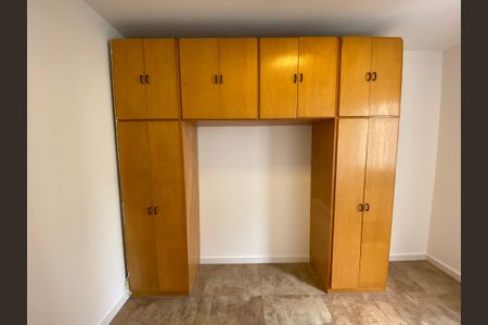 Apartamento para alugar com 54m², 2 quartos e 1 vaga Apartamento para alugar com 54m², 2 quartos e 1 vagaQuarto 1 - Armários