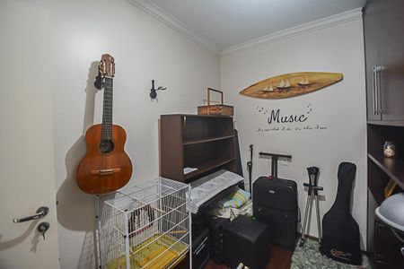 Apartamento para alugar com 220m², 4 quartos e 3 vagas Apartamento para alugar com 220m², 4 quartos e 3 vagasQuarto de Serviço