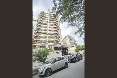 Apartamento para alugar com 220m², 4 quartos e 3 vagas Apartamento para alugar com 220m², 4 quartos e 3 vagasFachada e portaria