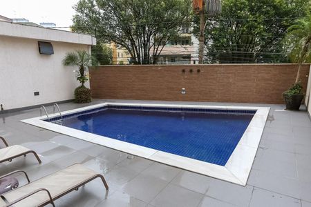 Apartamento para alugar com 220m², 4 quartos e 3 vagas Apartamento para alugar com 220m², 4 quartos e 3 vagasÁrea comum - Piscina