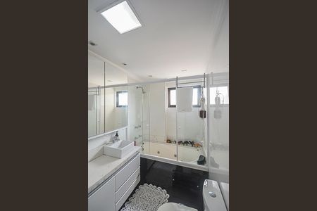 Apartamento para alugar com 220m², 4 quartos e 3 vagas Apartamento para alugar com 220m², 4 quartos e 3 vagasBanheiro da Suíte