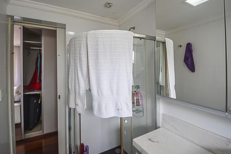 Apartamento para alugar com 220m², 4 quartos e 3 vagas Apartamento para alugar com 220m², 4 quartos e 3 vagasBanheiro da Suíte