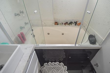 Apartamento para alugar com 220m², 4 quartos e 3 vagas Apartamento para alugar com 220m², 4 quartos e 3 vagasBanheiro da Suíte