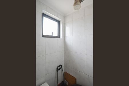 Apartamento para alugar com 220m², 4 quartos e 3 vagas Apartamento para alugar com 220m², 4 quartos e 3 vagasBanheiro de serviço
