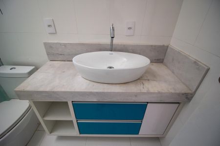 Casa para alugar com 250m², 3 quartos e 4 vagasBanheiro da Suite