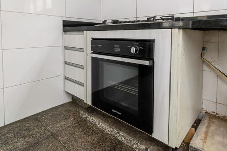 Casa à venda com 220m², 3 quartos e 2 vagas Casa à venda com 220m², 3 quartos e 2 vagasCozinha - Forno