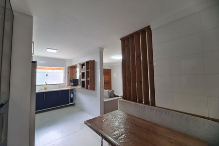 Casa para alugar com 75m², 2 quartos e 2 vagasCozinha