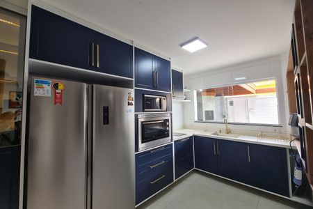 Casa para alugar com 75m², 2 quartos e 2 vagasCozinha