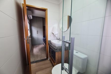 Casa para alugar com 75m², 2 quartos e 2 vagasBanheiro da Suíte