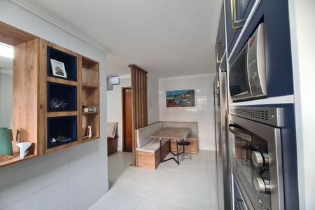 Casa para alugar com 75m², 2 quartos e 2 vagasCozinha