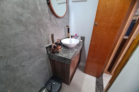 Casa para alugar com 75m², 2 quartos e 2 vagasLavabo