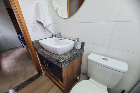 Casa para alugar com 75m², 2 quartos e 2 vagasBanheiro da Suíte