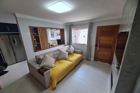 Casa para alugar com 75m², 2 quartos e 2 vagasSala