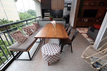 Apartamento à venda com 109m², 3 quartos e 2 vagasVaranda da Sala