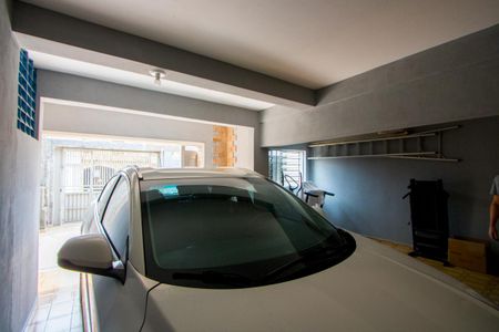 Casa à venda com 145m², 2 quartos e 4 vagas Casa à venda com 145m², 2 quartos e 4 vagasGaragem