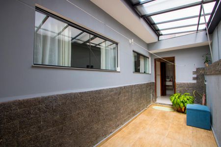 Casa à venda com 145m², 2 quartos e 4 vagas Casa à venda com 145m², 2 quartos e 4 vagasCorredor principal