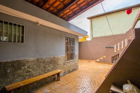 Casa à venda com 145m², 2 quartos e 4 vagas Casa à venda com 145m², 2 quartos e 4 vagasQuintal/Espaço gourmet