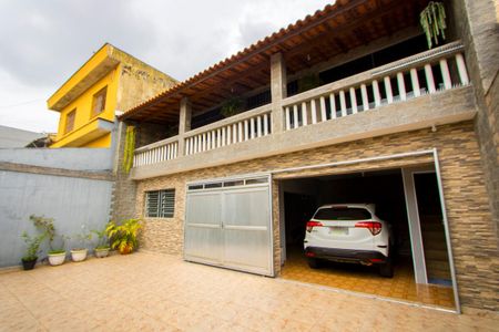 Casa à venda com 145m², 2 quartos e 4 vagas Casa à venda com 145m², 2 quartos e 4 vagasÁrea frontal