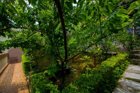 Casa à venda com 145m², 2 quartos e 4 vagas Casa à venda com 145m², 2 quartos e 4 vagasJardim