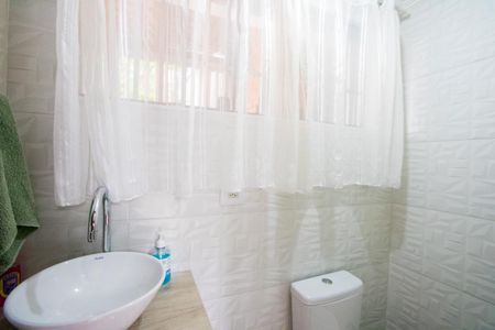 Casa à venda com 145m², 2 quartos e 4 vagasBanheiro social 2