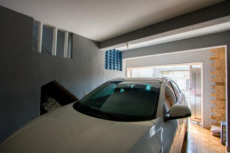 Casa à venda com 145m², 2 quartos e 4 vagas Casa à venda com 145m², 2 quartos e 4 vagasGaragem