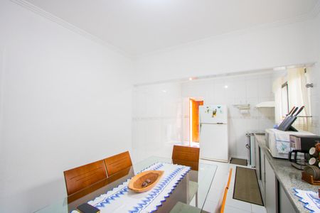 Casa à venda com 145m², 2 quartos e 4 vagas Casa à venda com 145m², 2 quartos e 4 vagasCozinha